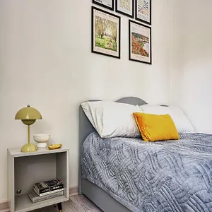  Апартаменты Great In The Center Of